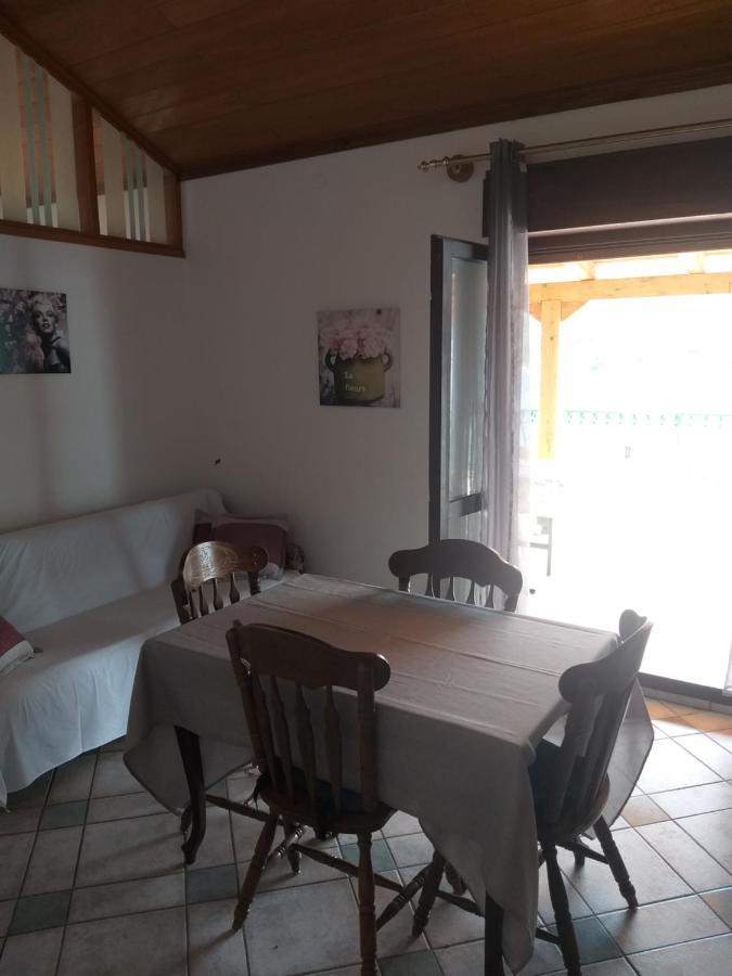 Apartamento Direkt Na Moru - Bungalov Šibenik Exterior foto